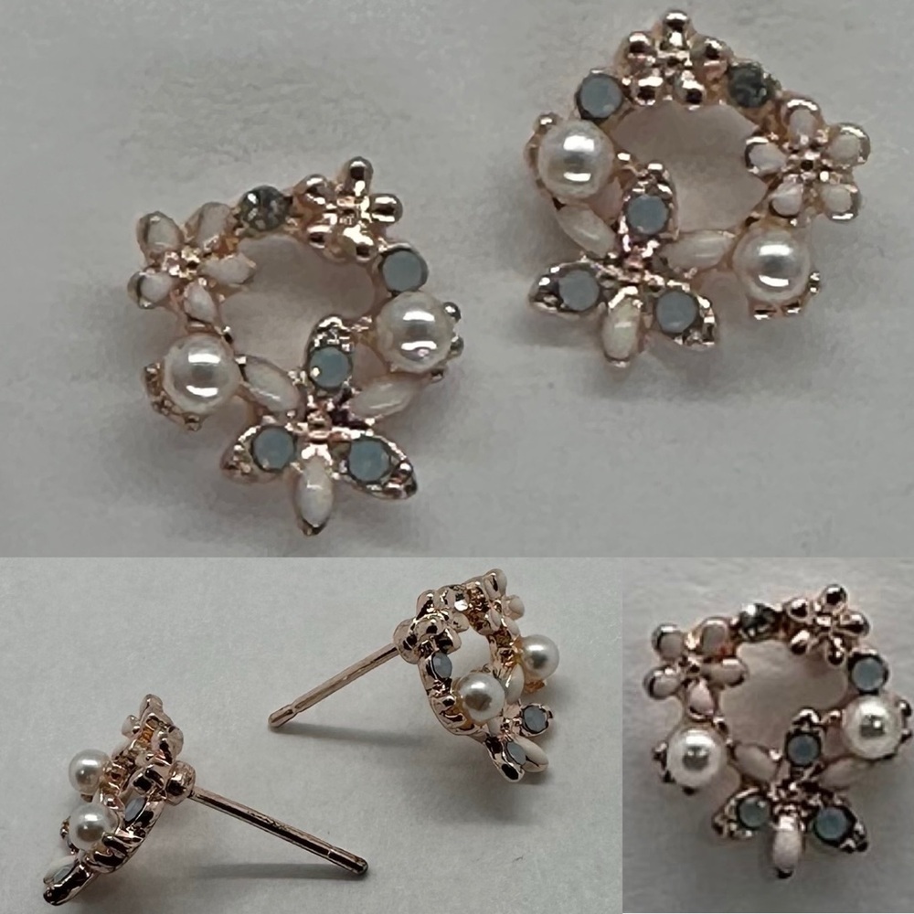 ✨🩵Dainty Rose Gold Flower Pearl & Crystal Wreath Stud Earrings Bridal Gift✨🩵 - Picture 3 of 16